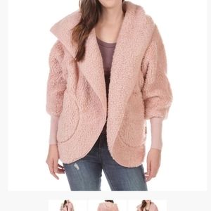 NWOT Nordic Beach Blush Wine